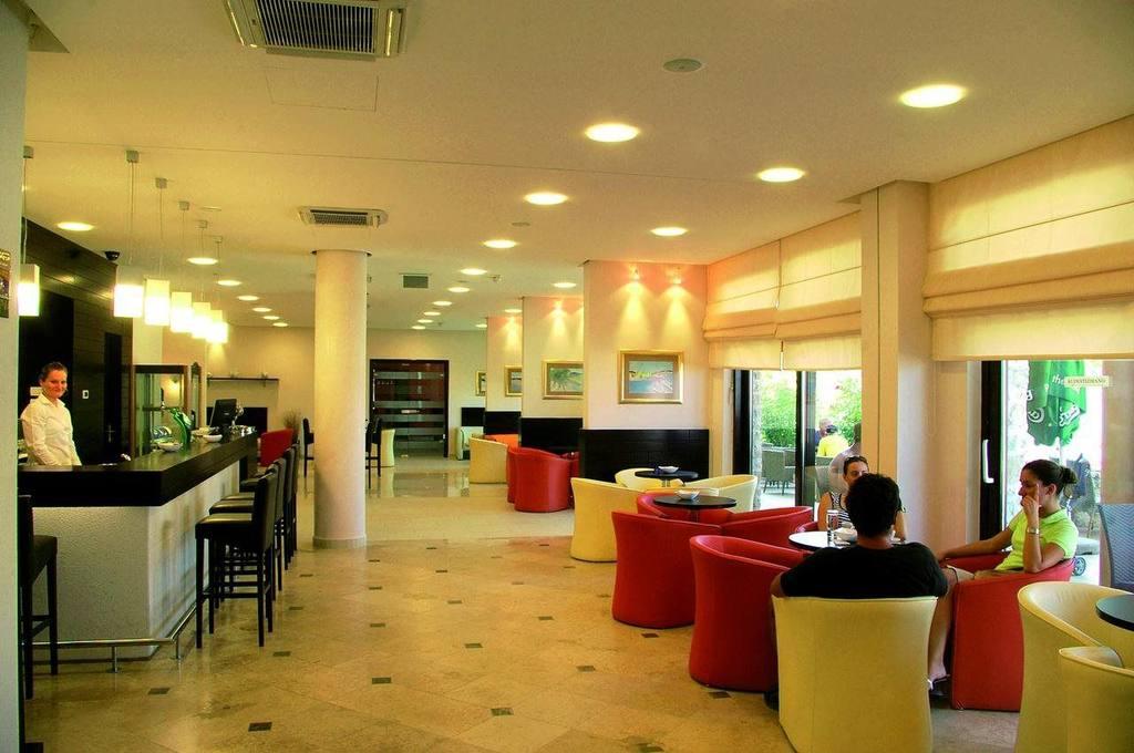 Family Hotel Pagus パグ エクステリア 写真