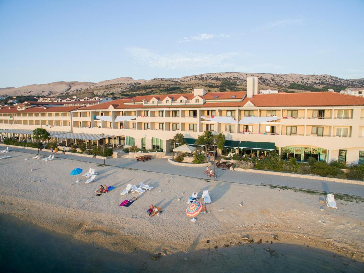 Family Hotel Pagus パグ エクステリア 写真